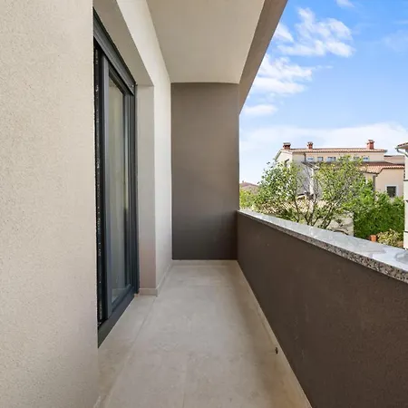 V&d Near Arena And Beautiful Beaches - By Istrabook Villa